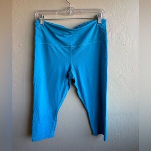 Athleta Blue High Rise Capri - size LP short